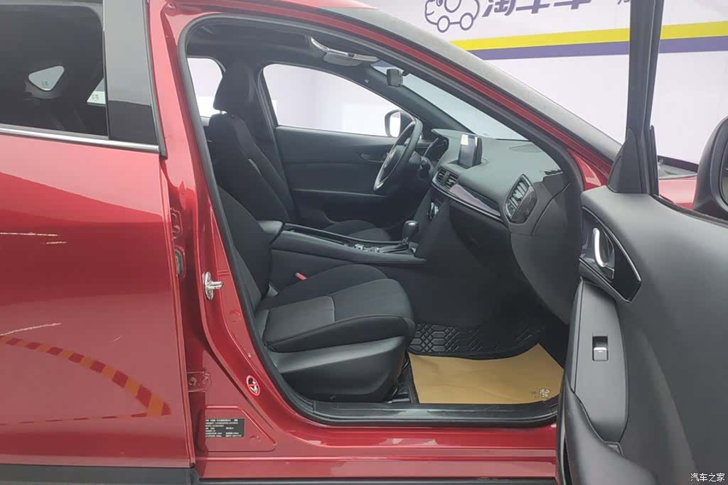 Mazda CX-4, 2022 8