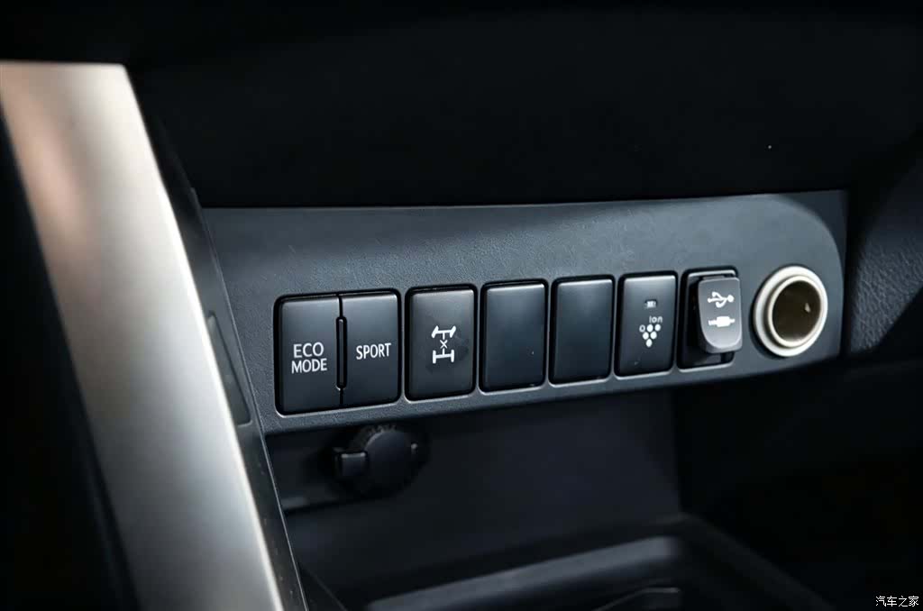 Toyota RAV4, 2015 11