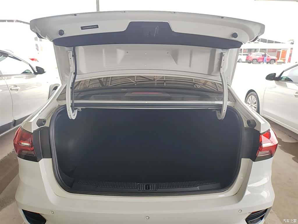 Roewe i5, 2023 19