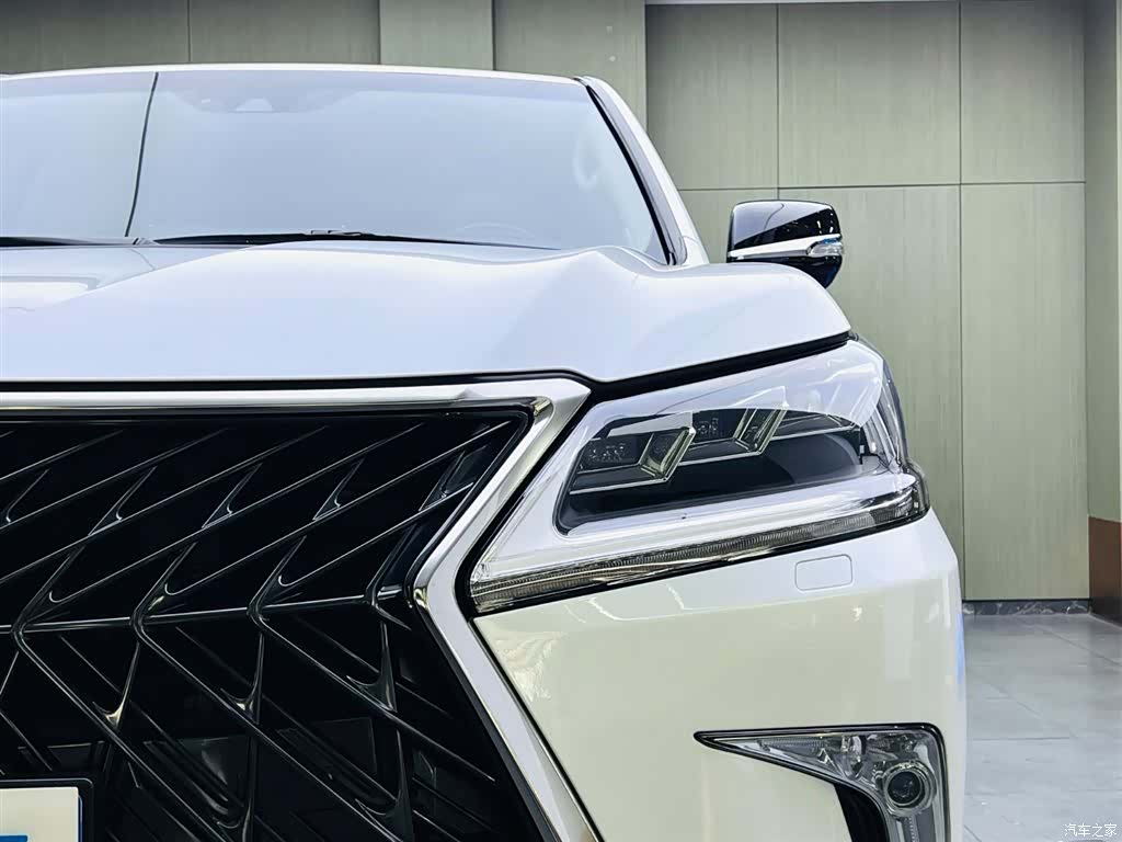 Lexus LX, 2019 7
