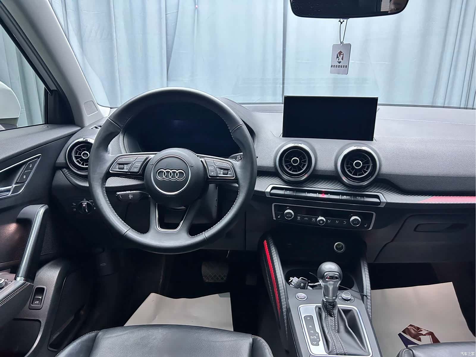 Audi Q2L, 2022 12