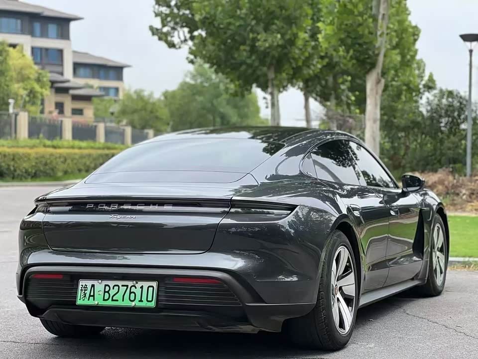 Porsche Taycan