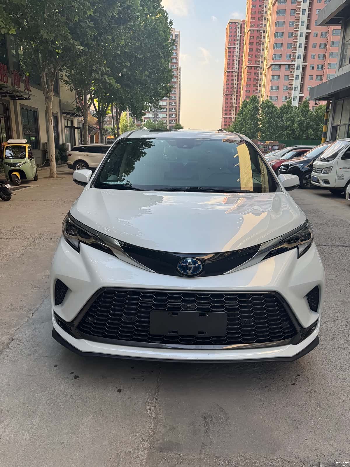 Toyota Granvia, 2023 все фото