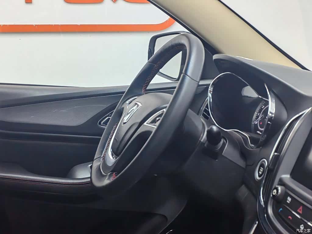 Wuling 560, 2015 22