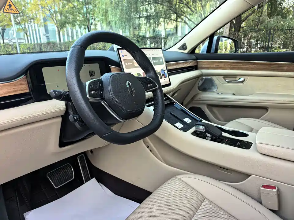 AITO Ask the world M5