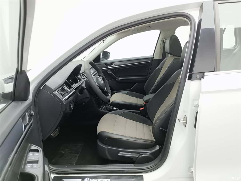 Volkswagen C-TREK, 2021 10