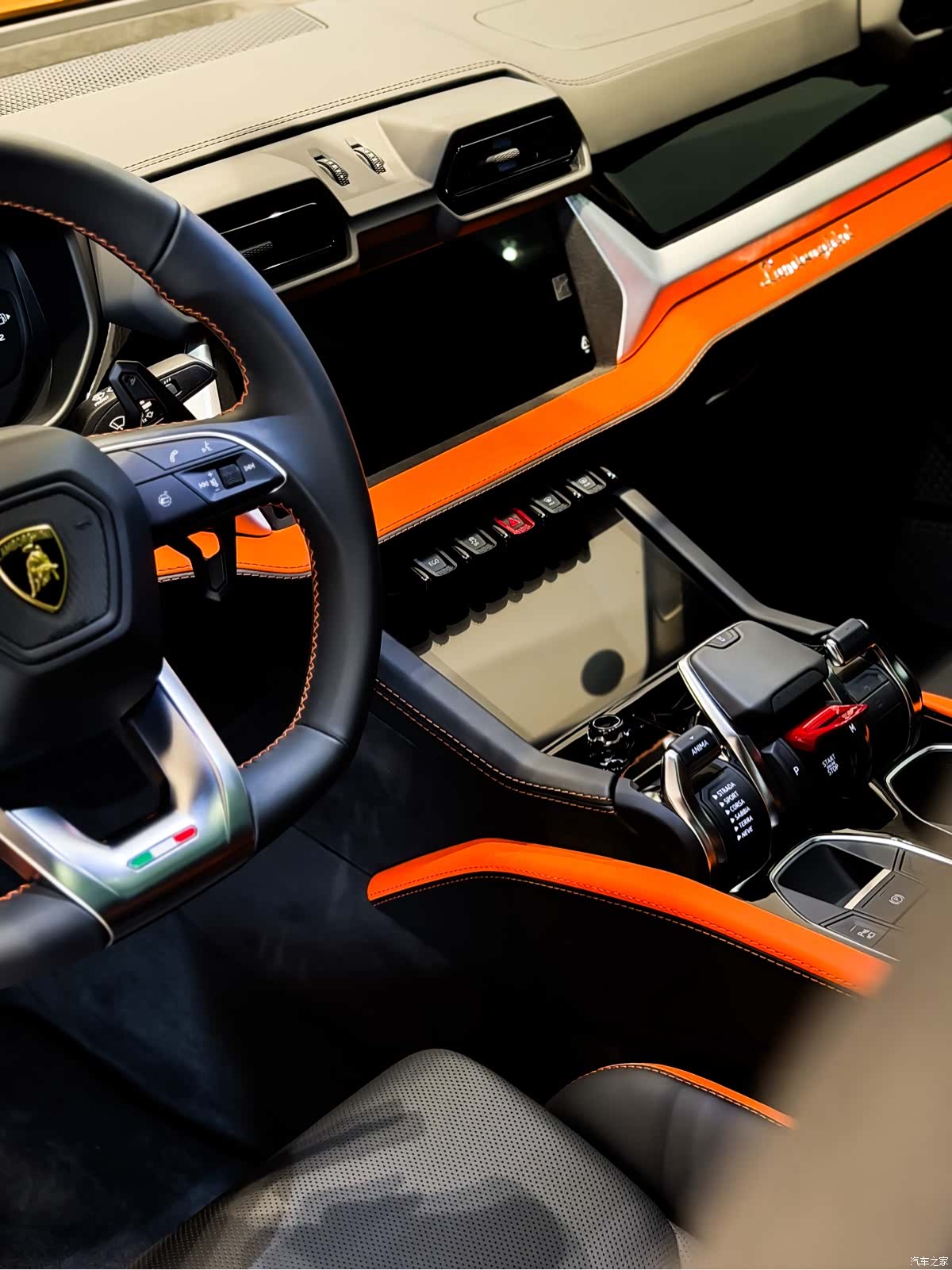 Lamborghini Urus, 2025 15