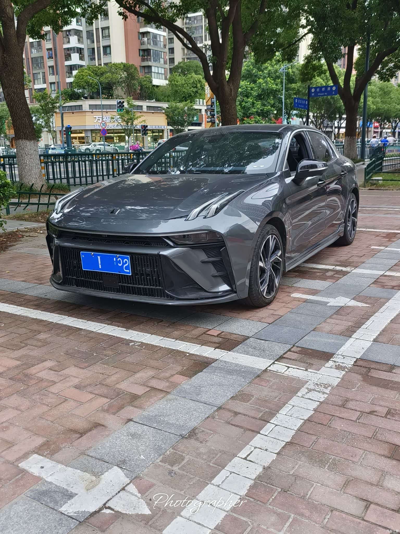 Lynk & Co 02