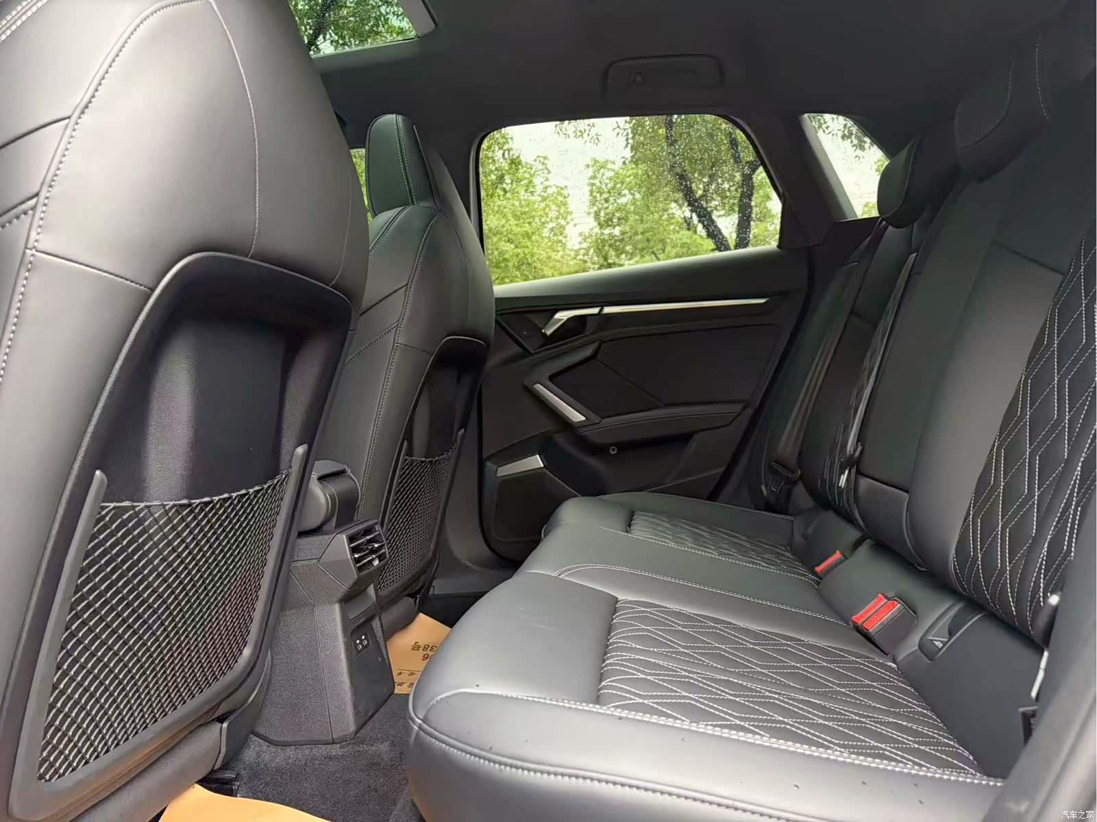 Audi Flying Spur, 2025 11