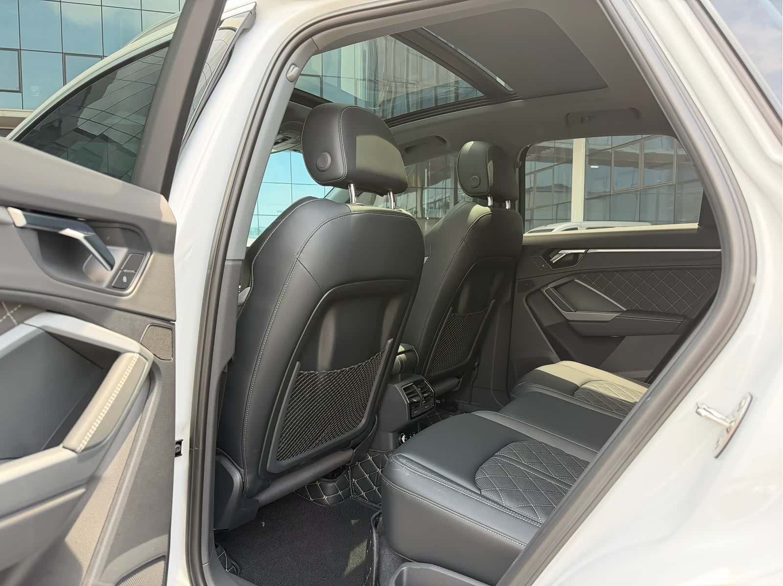 Audi Q3, 2025 6