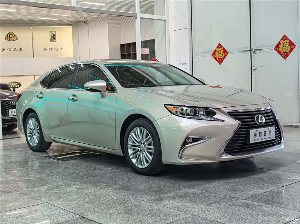 Lexus ES, 2017 3