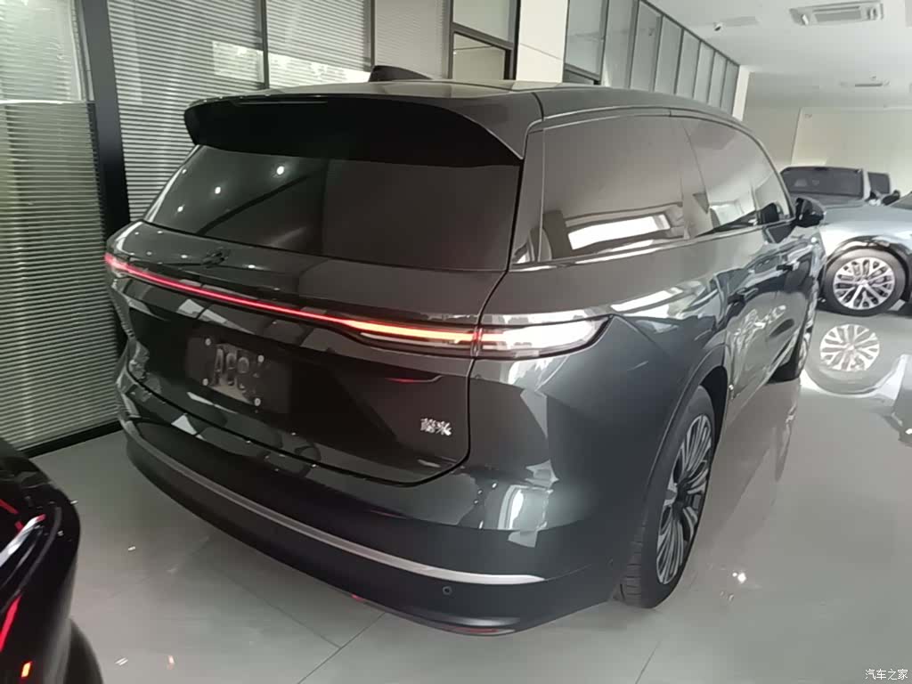 NIO ES8, 2024 7