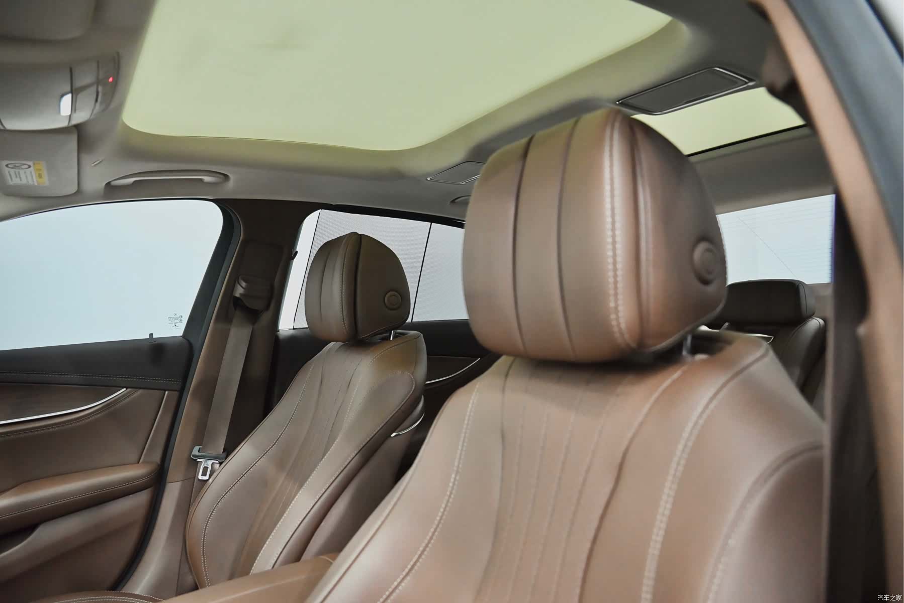 Mercedes-Benz E-Class, 2022 17