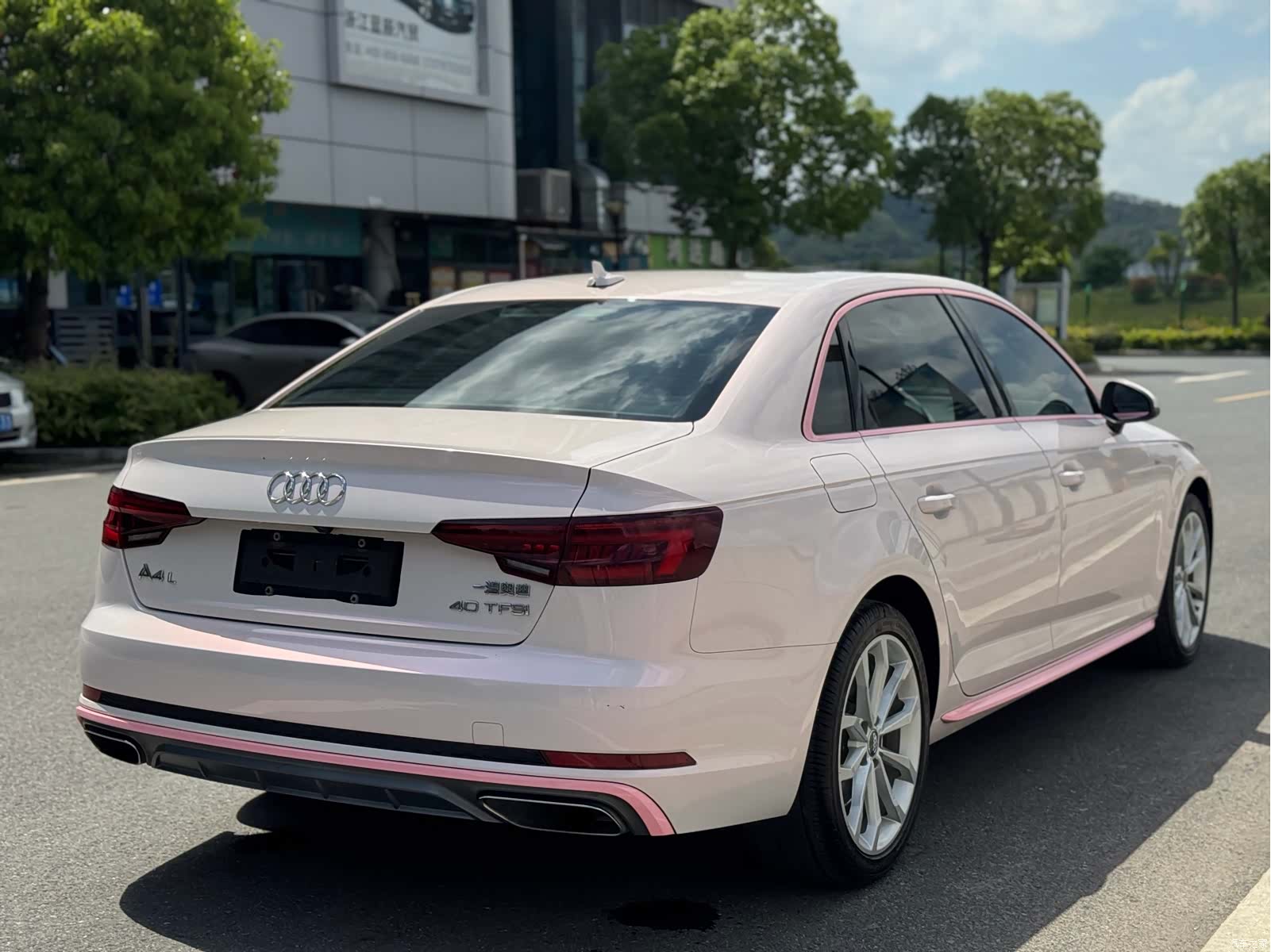 Audi A4L, 2019 14