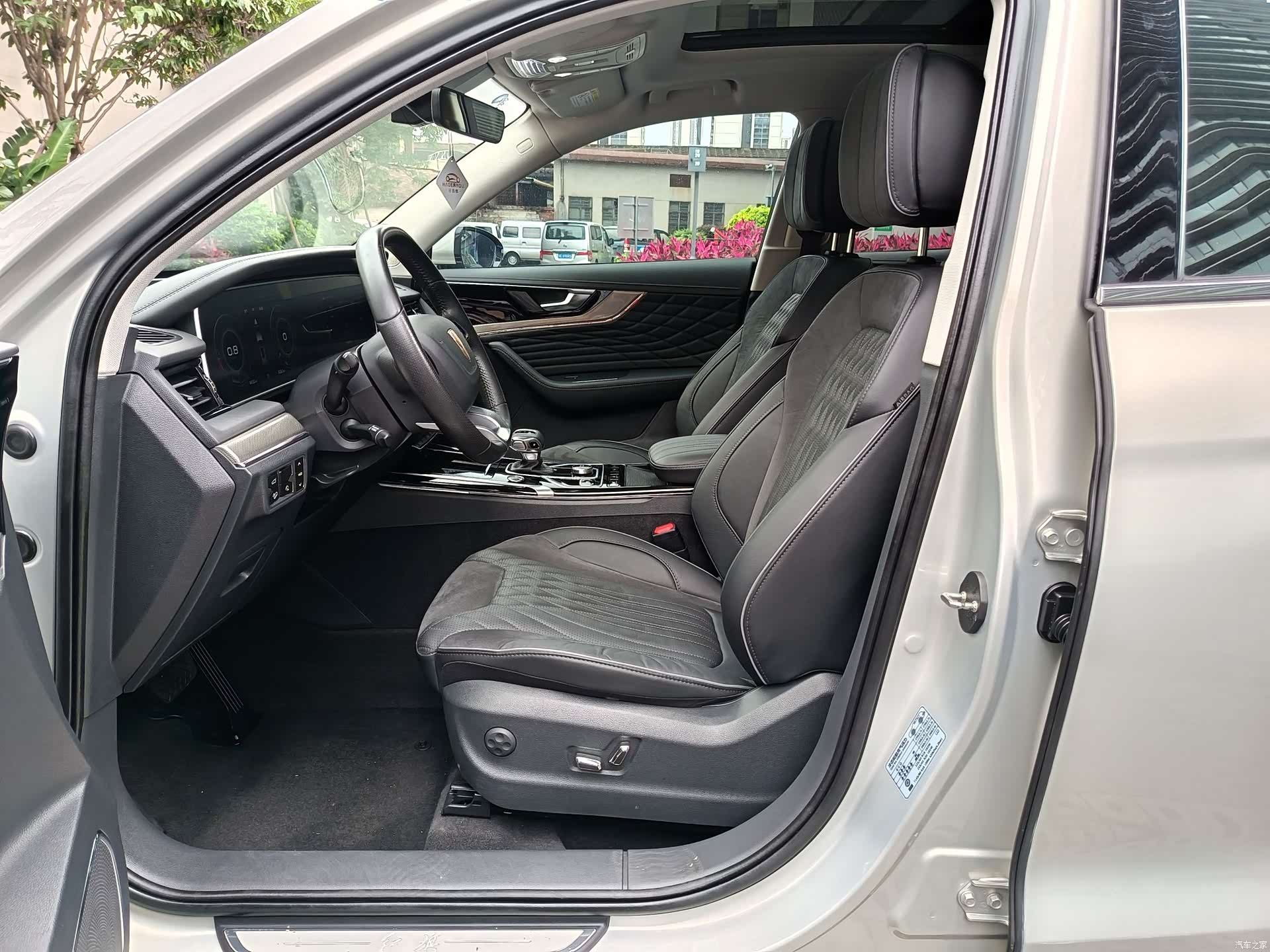 Hongqi HS5, 2022 7