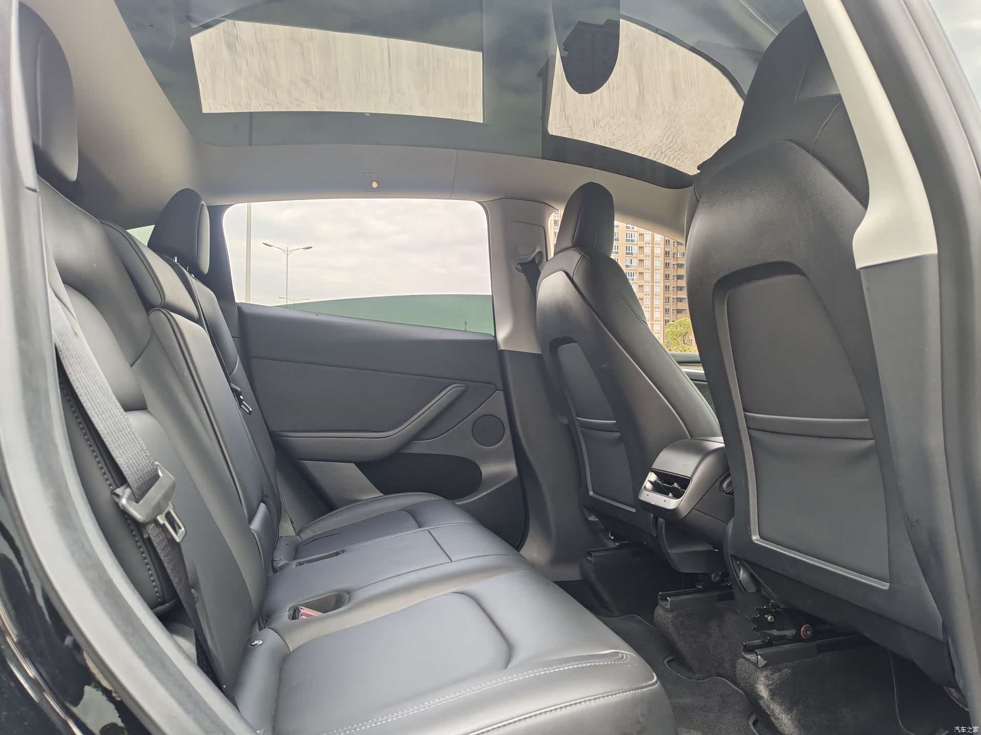 Tesla Model Y, 2021 15