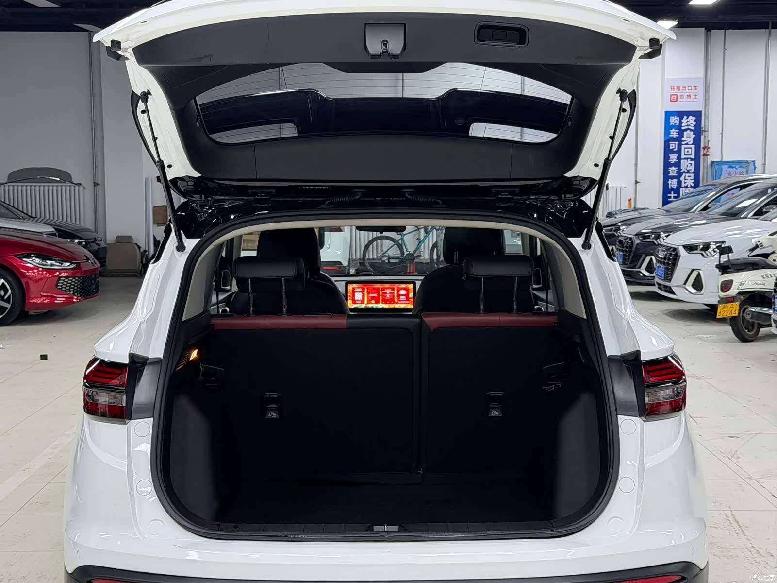Geely Coolray, 2022 19
