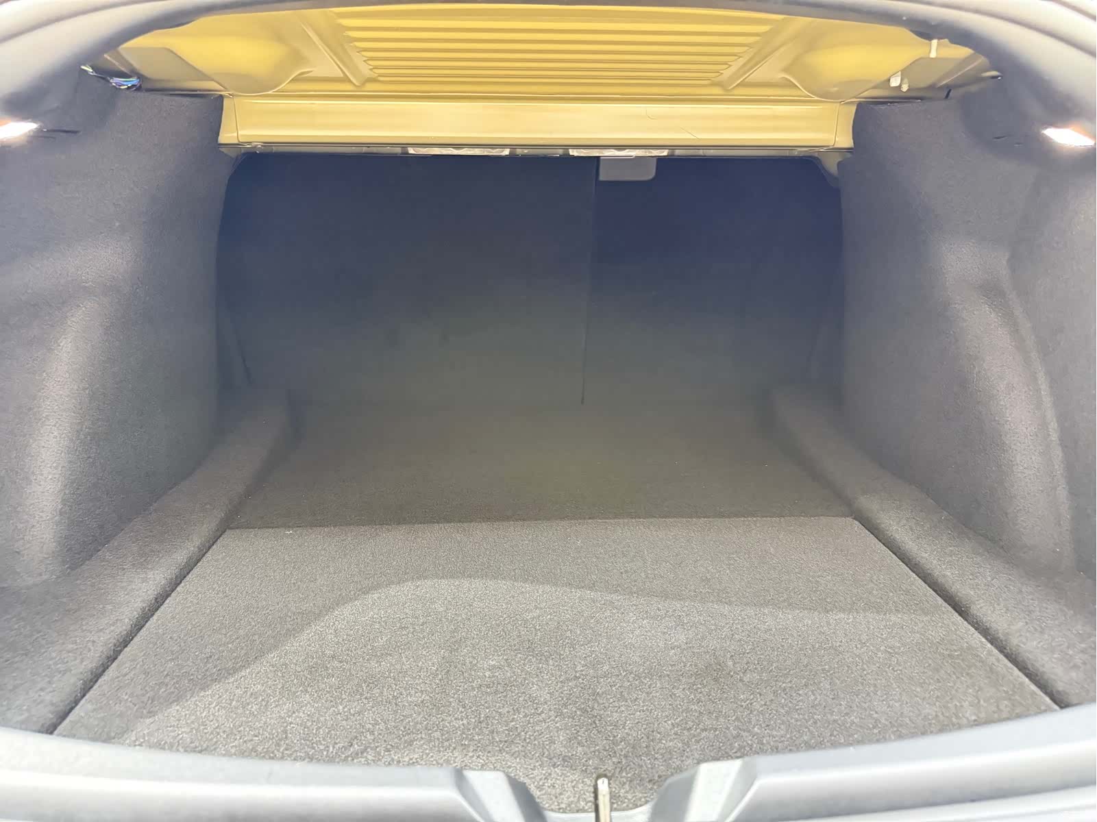 Tesla Model 3, 2022 33