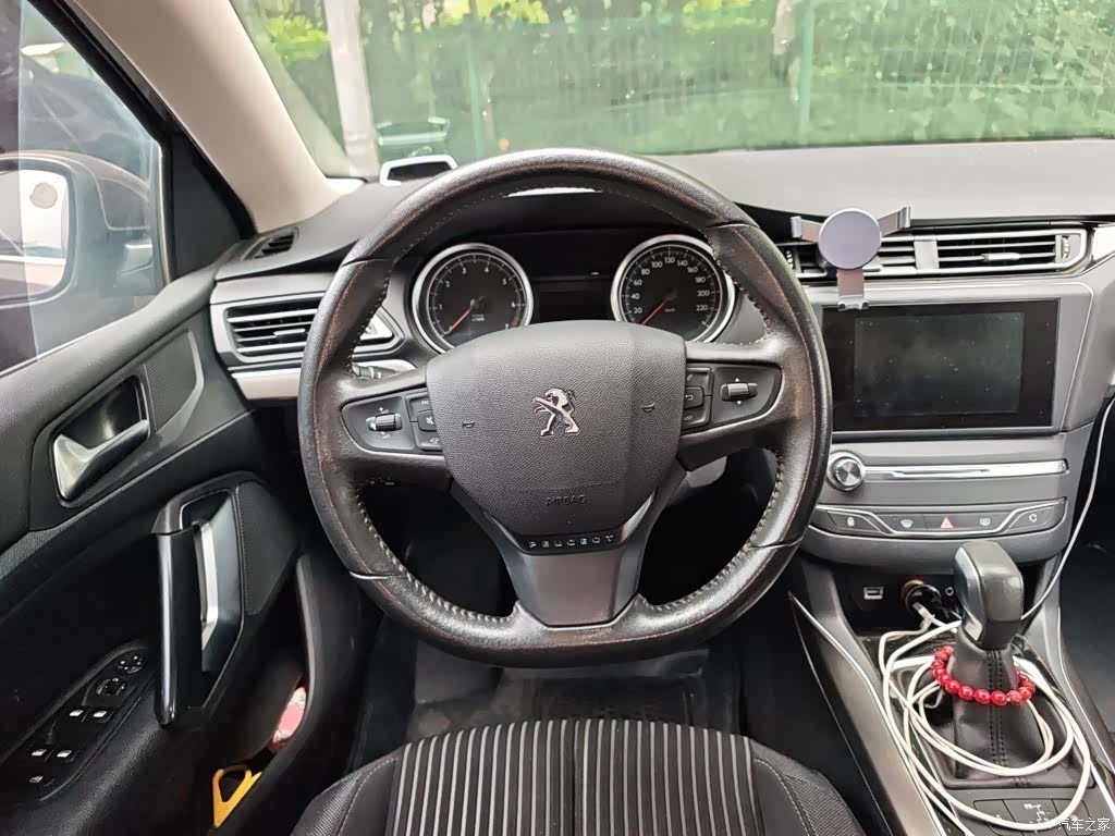 Peugeot 408, 2016 6