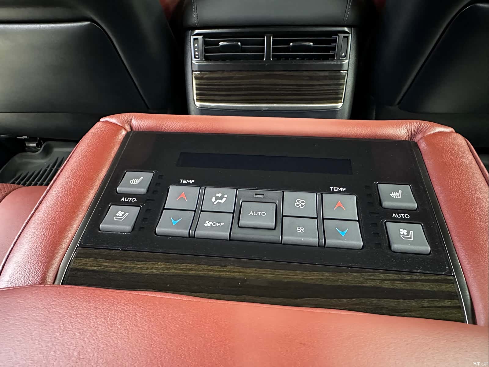Lexus LX, 2022 16