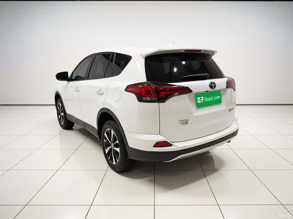 Toyota RAV4, 2017 4