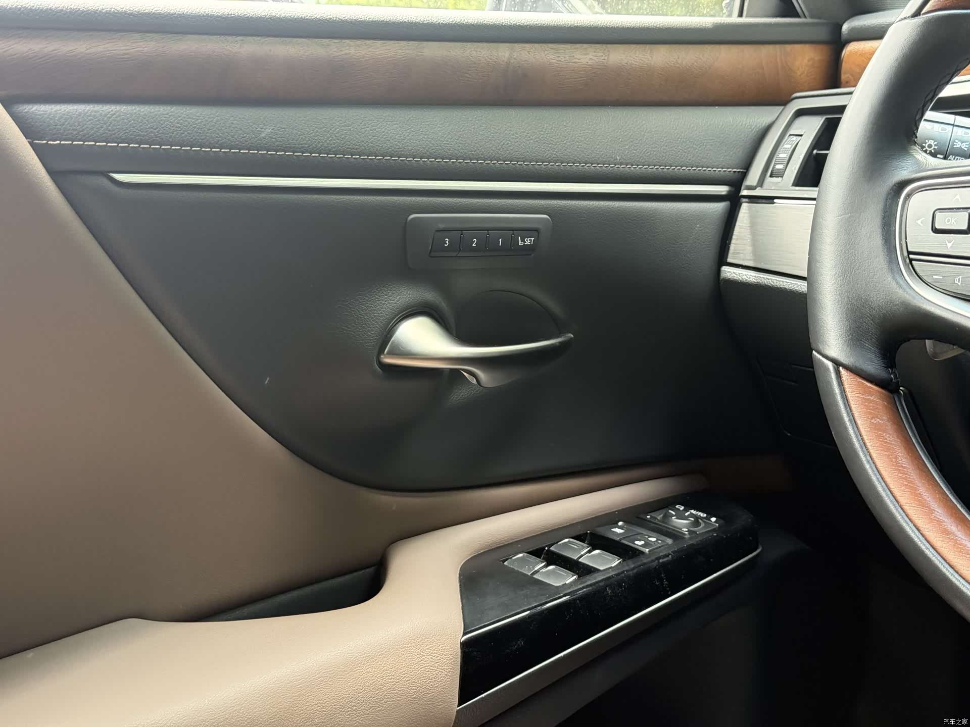 Lexus ES, 2022 9