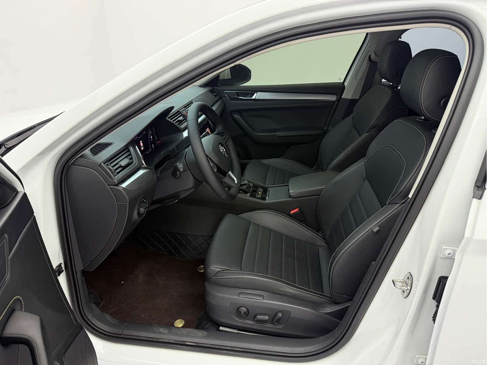 Skoda Superb, 2023 16