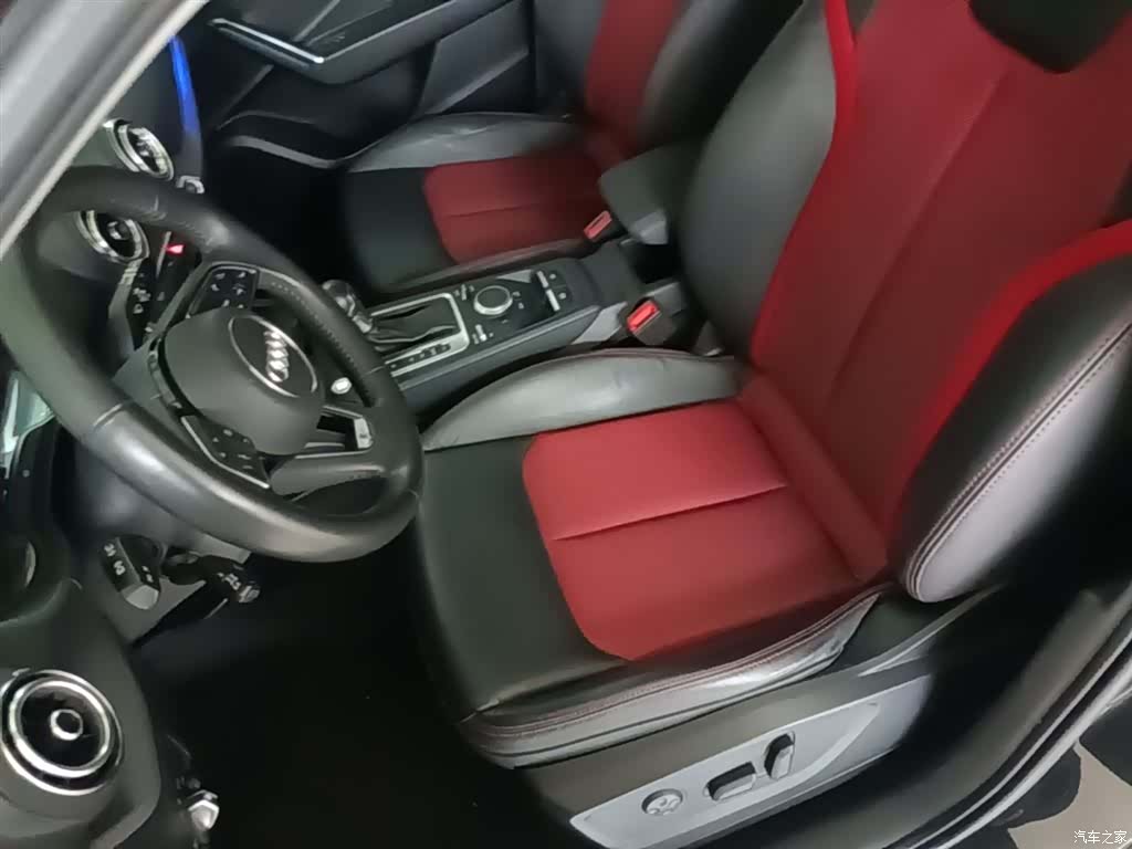 Audi Q2L, 2020 15