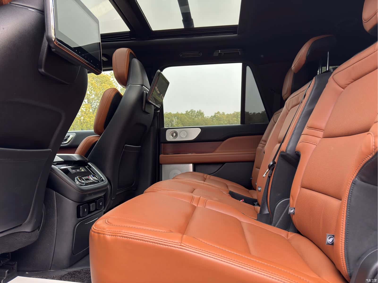 Lincoln Navigator, 2022 10