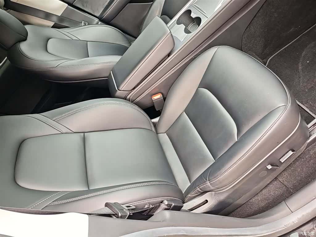 Tesla Model Y, 2023 25