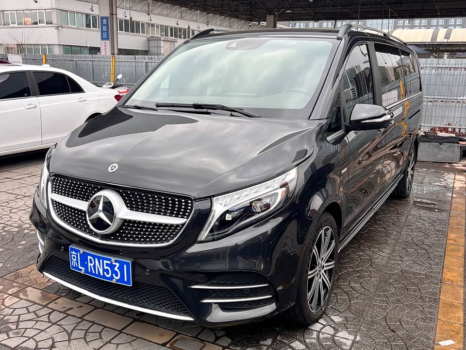 Mercedes-Benz V-class