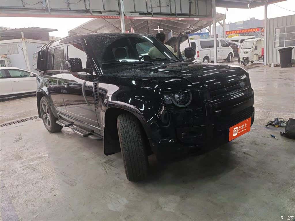 Land Rover Defender, 2025 1