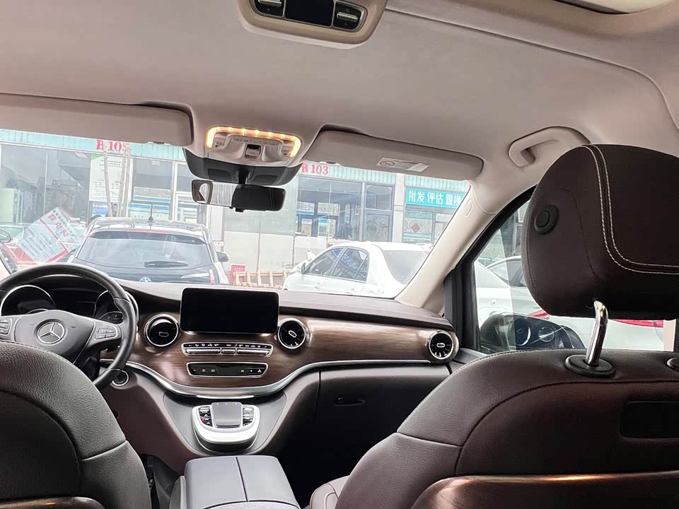 Mercedes-Benz V-class