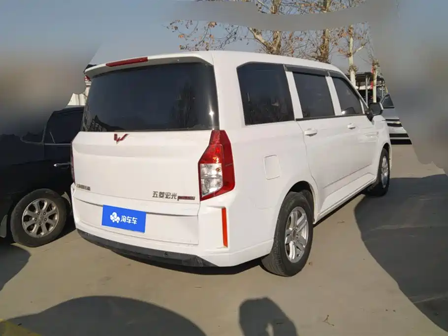 Wuling Wuling Hongguang PLUS