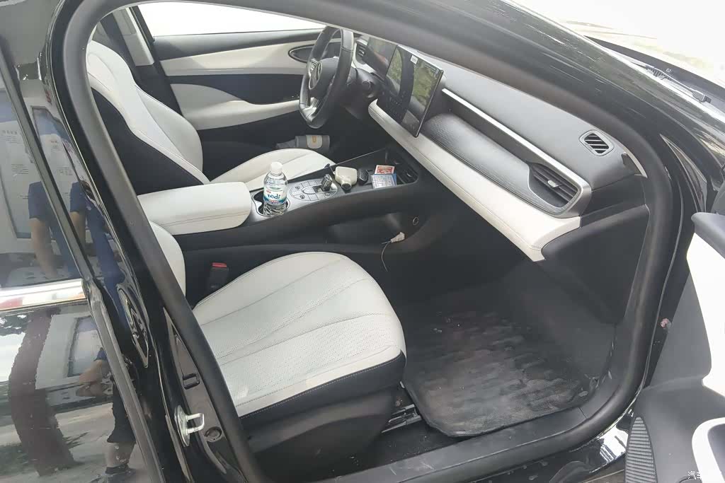 BYD Seal, 2025 8