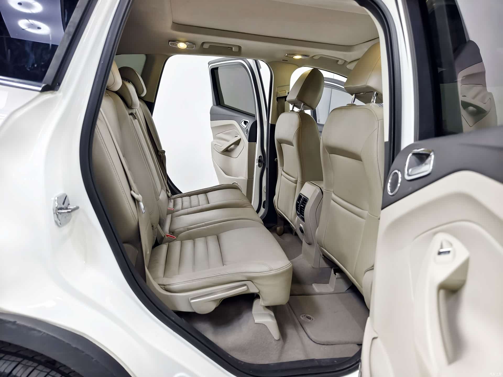 Ford Kuga, 2014 16