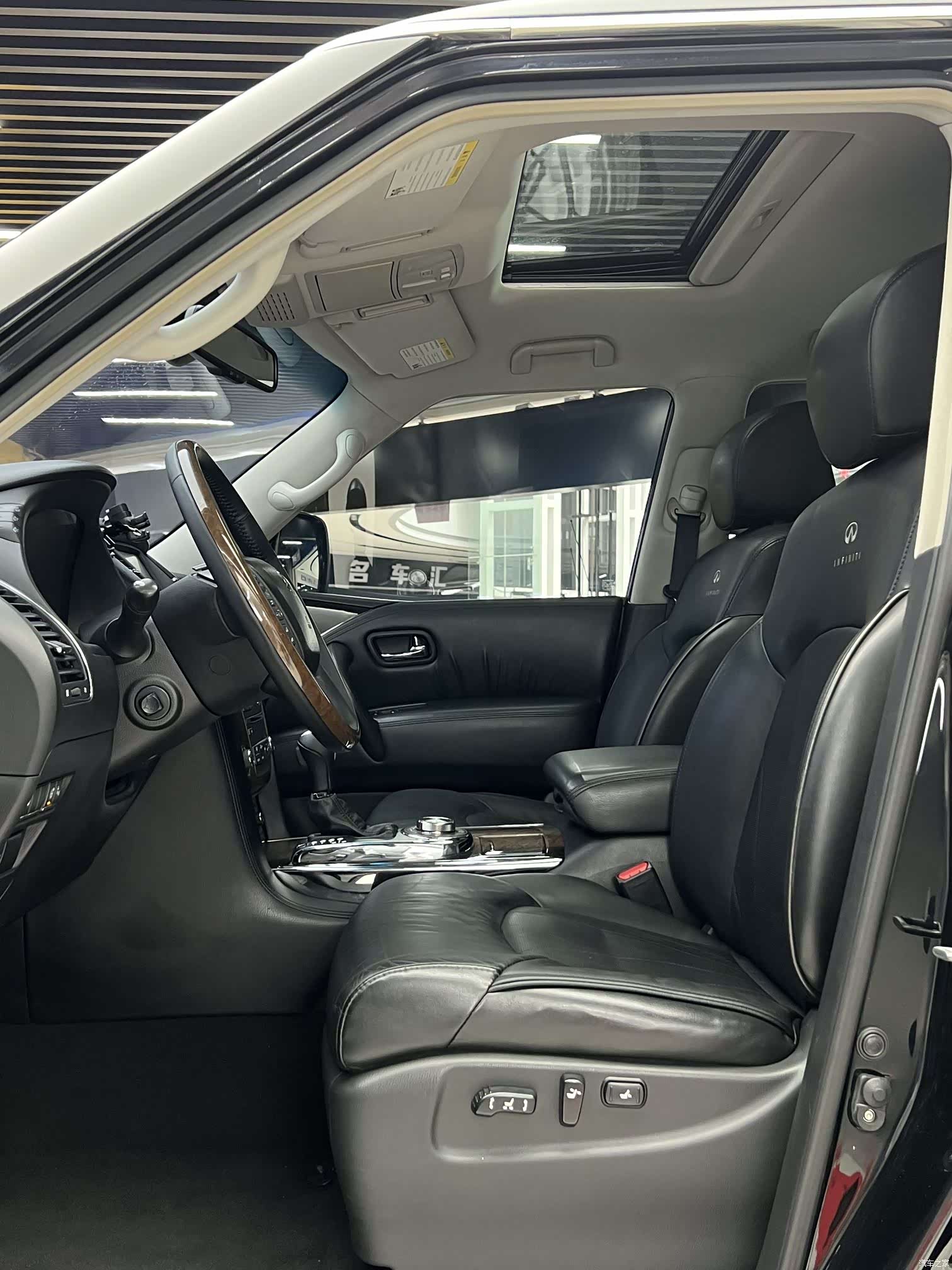 Infiniti QX56, 2014 7