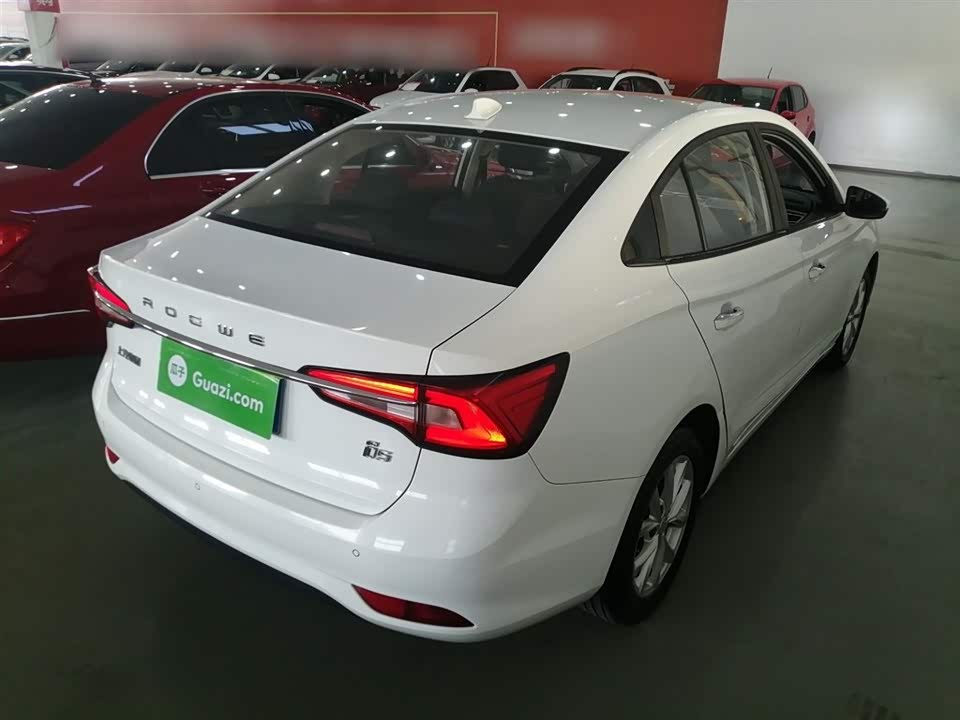 Roewe i5