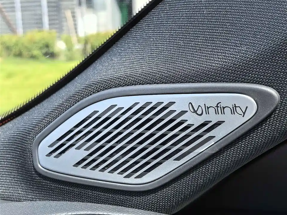 Lynk & Co 02 Hatchback