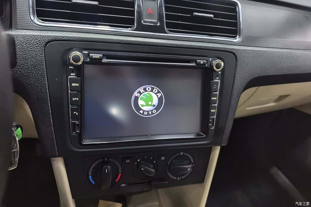 Skoda Rapid, 2014 13