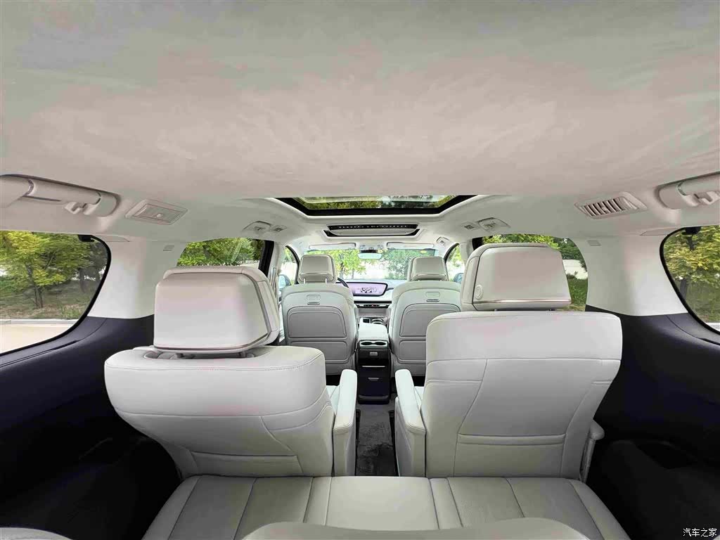 Buick GL8, 2025 32