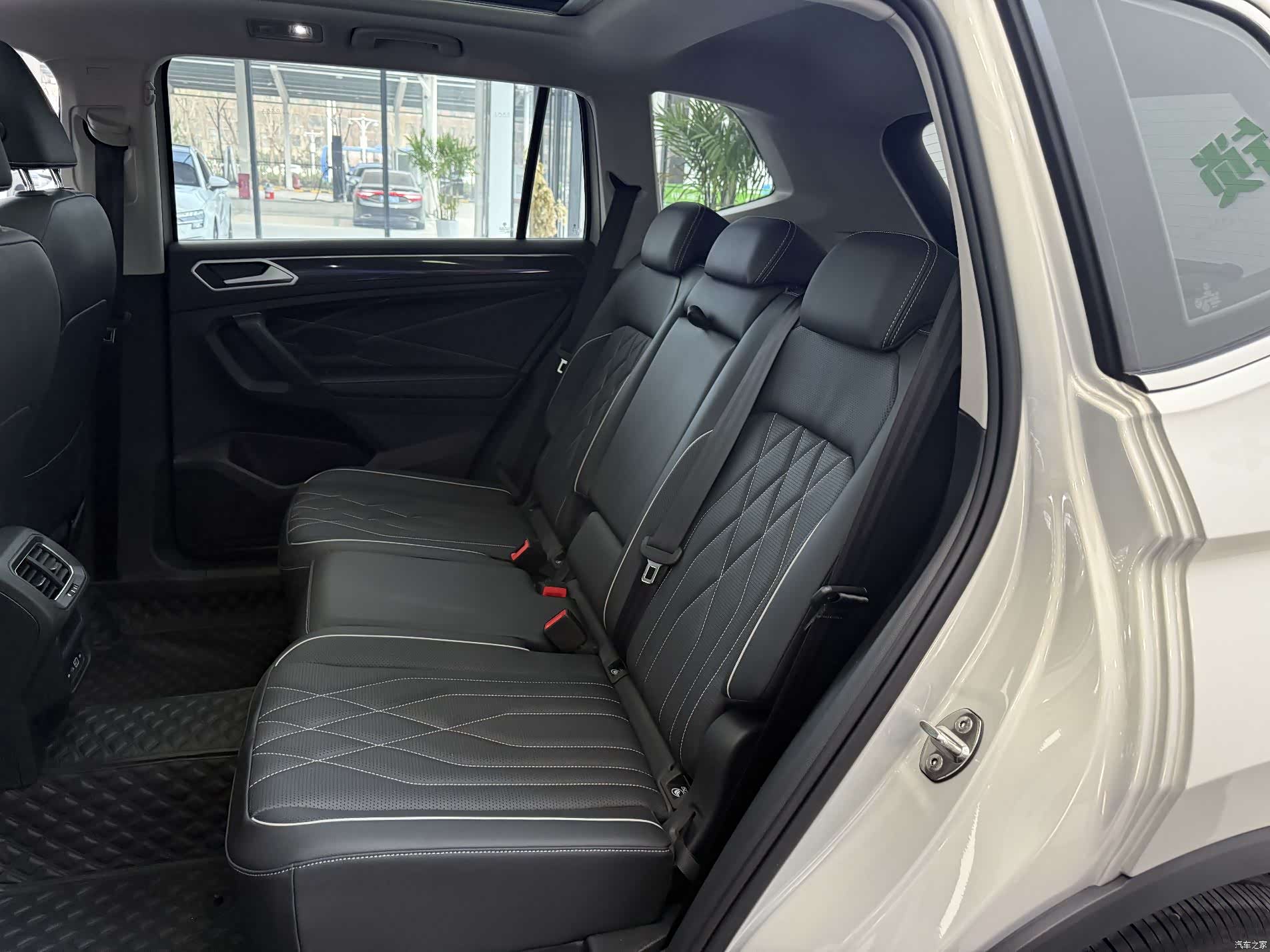 Volkswagen Tiguan L, 2023 8
