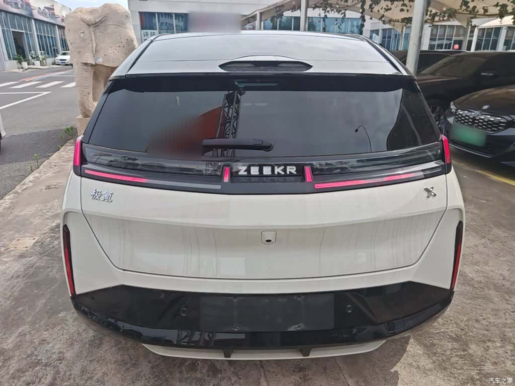 Zeekr X, 2024 6