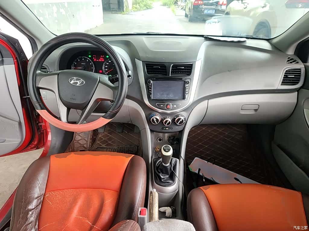 Hyundai GLS, 2015 10