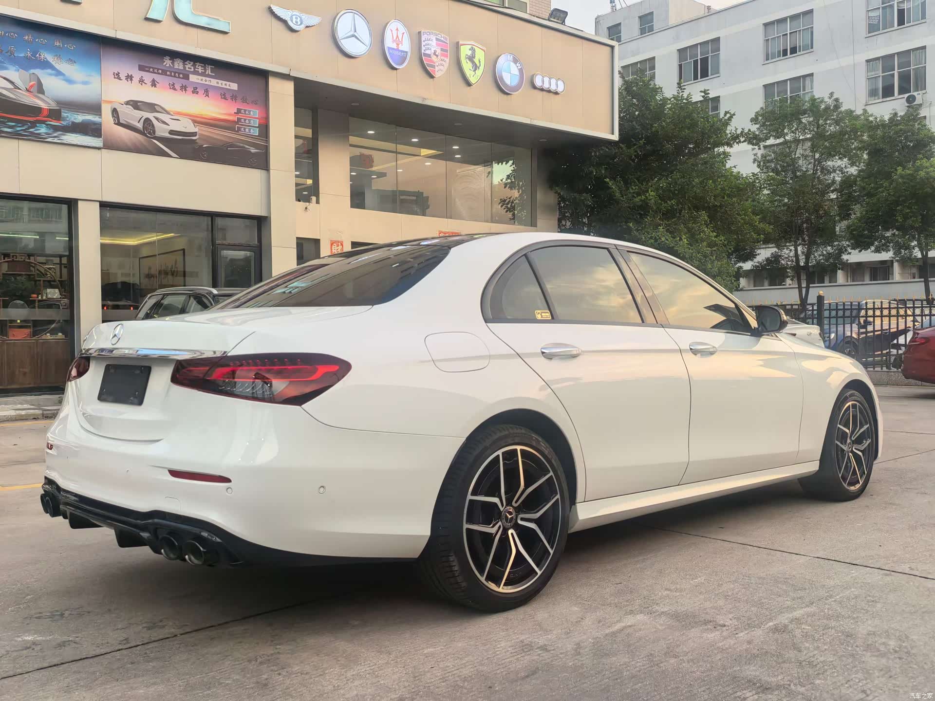 Mercedes-Benz E-Class, 2022 4