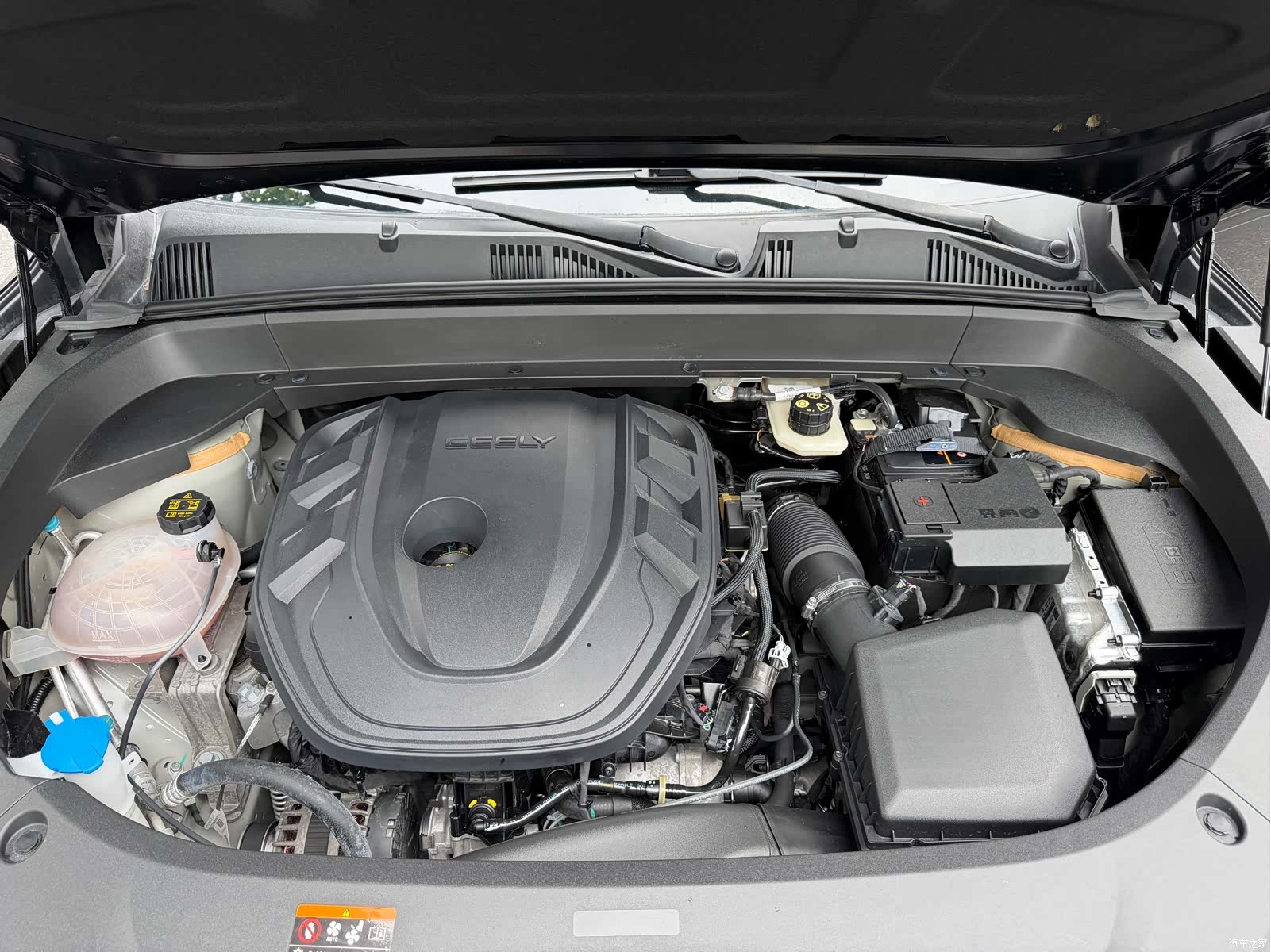 Geely Xingyue L, 2024 28