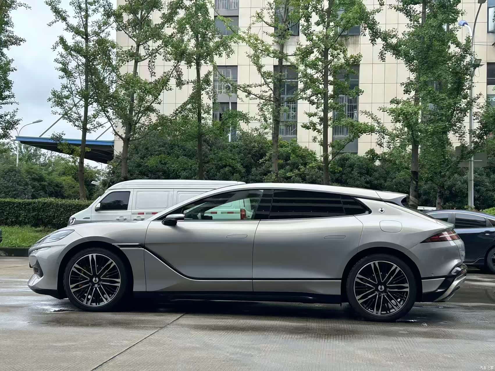 Denza Z9GT, 2024 8