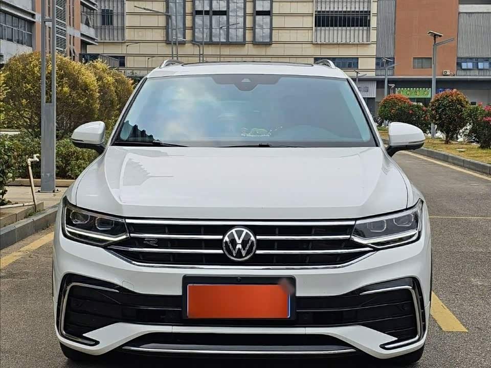 Volkswagen Tiguan L