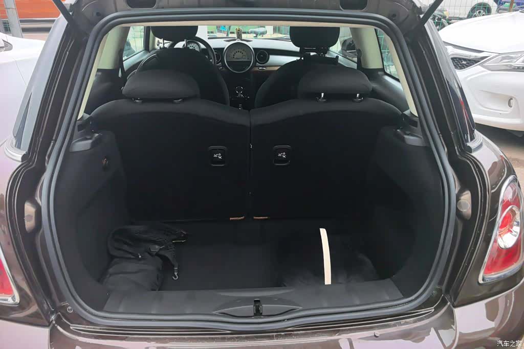 Mini Cooper, 2011 4