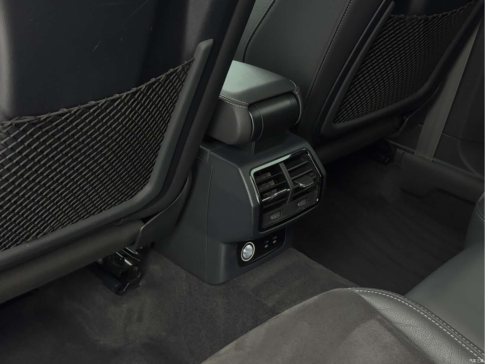 Audi Q3, 2023 13
